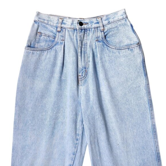 80s vintage highwaisted bleached mom jeans lightwash pleated tapered distressed. - Picture 5 of 8